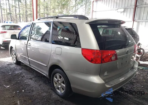 2010 Toyota Sienna Le из США, поврежденный, VIN 5TDKK4CC5AS301619